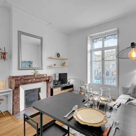 Le Thillet - Proche De La Garonne 아파트