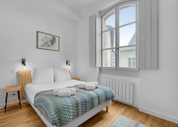 Le Thillet - Proche De La Garonne 아파트 *